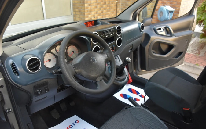 Peugeot Partner cena 25999 przebieg: 179206, rok produkcji 2011 z Darłowo małe 781
